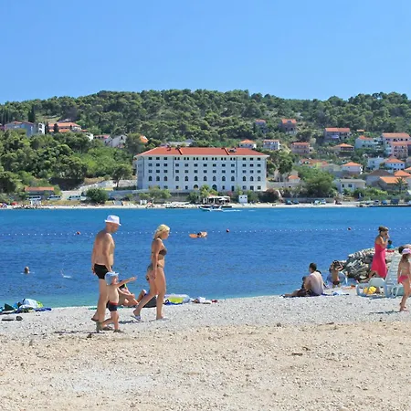 House With A Parking Space - 23967 * 特罗吉尔